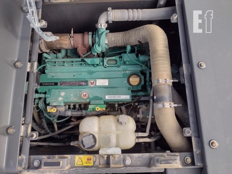 2020-volvo-ec220e-lr-image-49