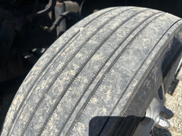 2014-massey-ferguson-8-image-78