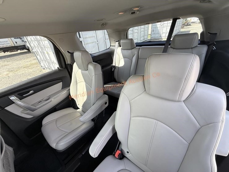 2016-gmc-acadia-slt-image-24