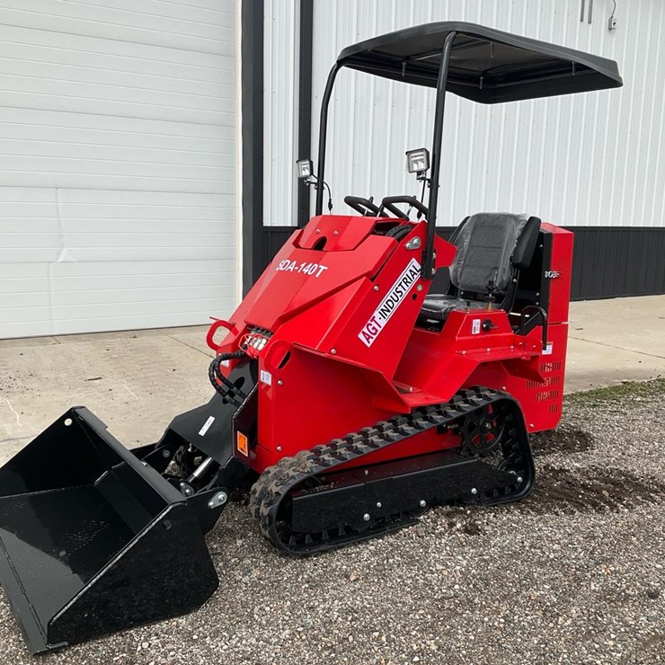 #1006 • Unused AGT SDA-140T Mini Skid Steer* - Middlebury, IN