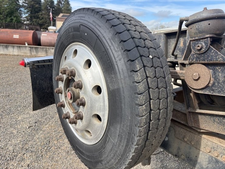 2019-kenworth-t880-image-49