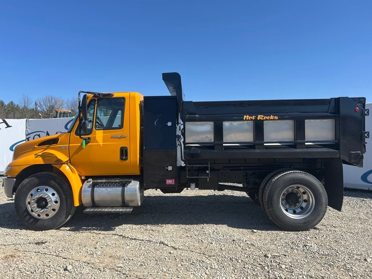 2013-international-durastar-4300-image-2