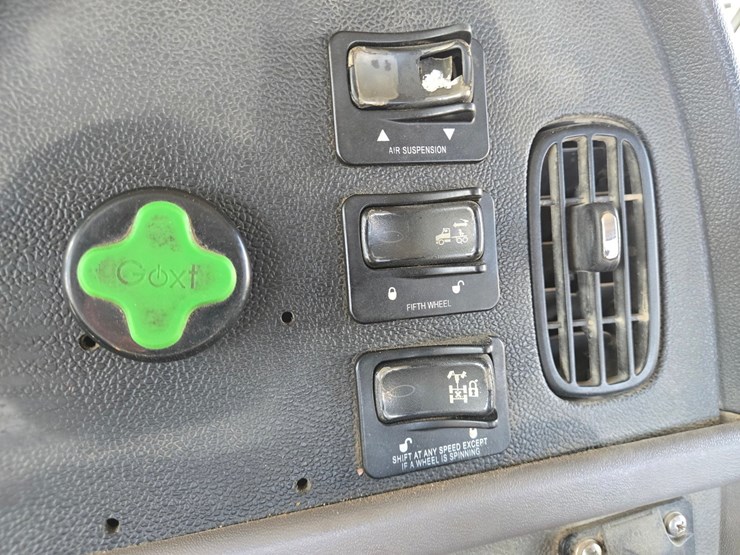 2013-peterbilt-386-image-64