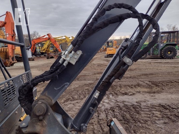 2020-deere-35g-image-27