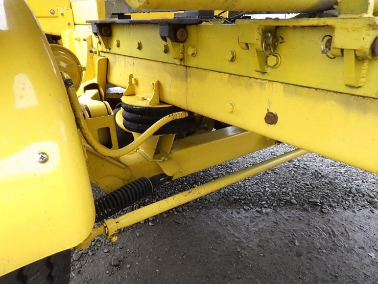 2016-kenworth-w900-image-35