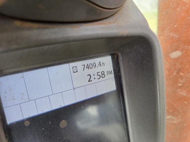 hitachi-zx210-lc-5n-image-8