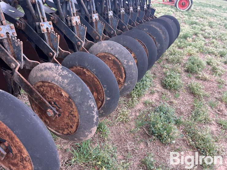 crustbuster-dd49x8-grain-drill-image-16