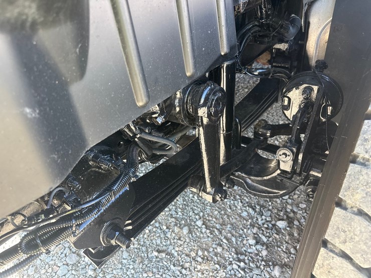 2012-international-7600-image-43