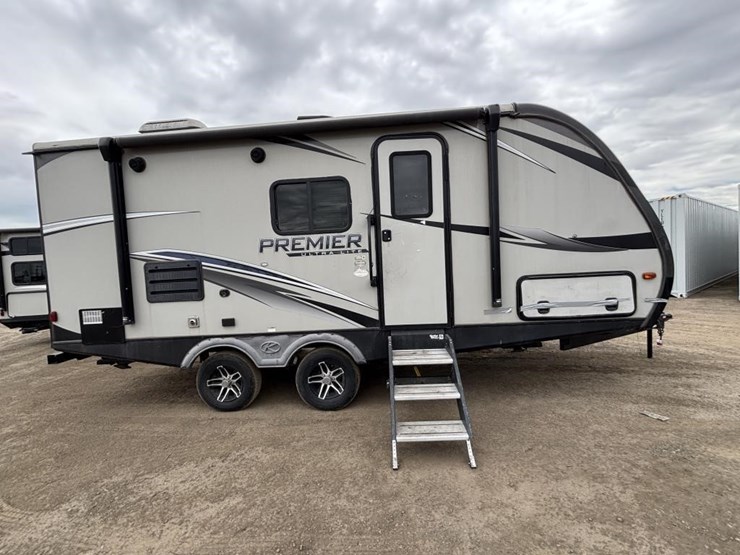 2020-premier-bl19fbpr20-travel-trailer-image-13