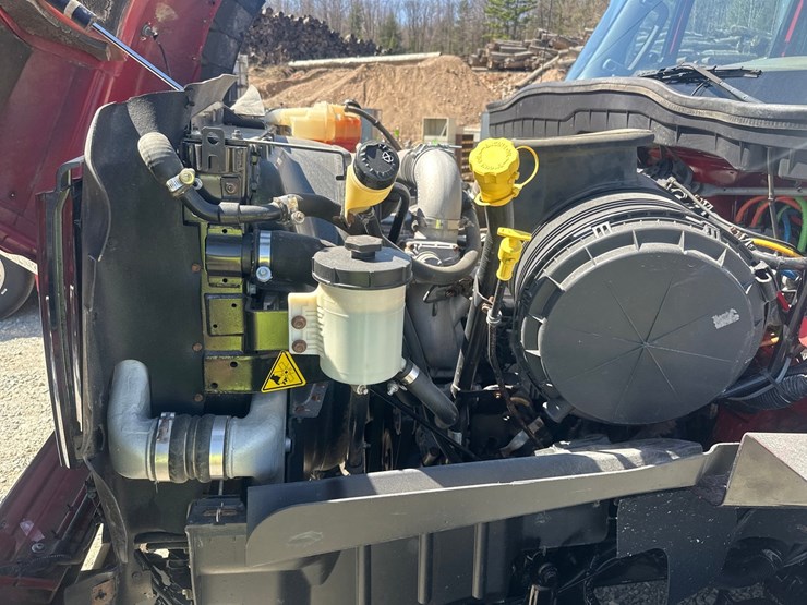 2012-international-7600-image-36