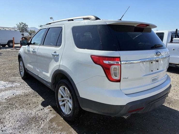 2012-ford-explorer-image-4