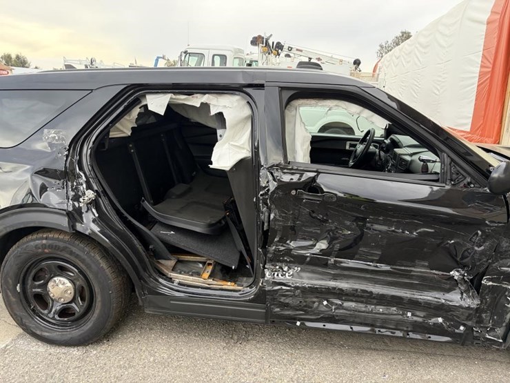 2021-ford-explorer-image-10