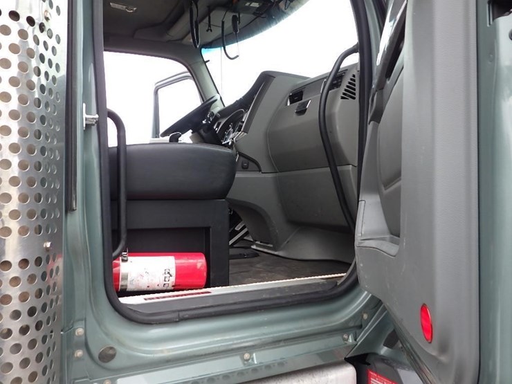 2019-kenworth-t880-image-80