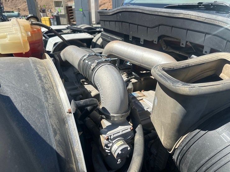 2012-international-7600-image-38