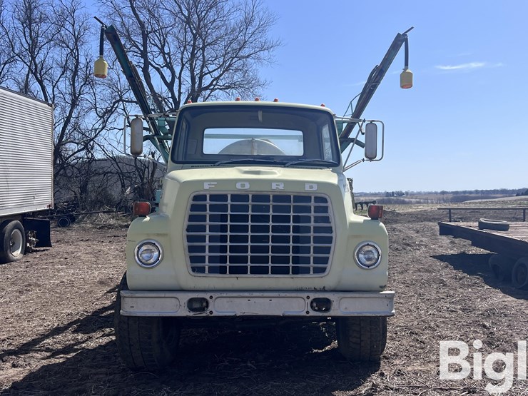 1976-ford-f700-image-2