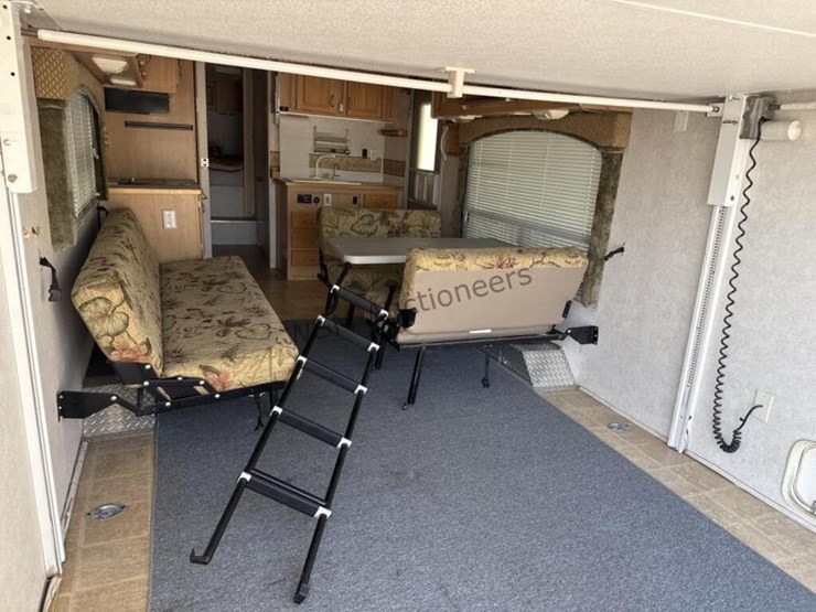 2005-thor-fury-toy-hauler-image-24