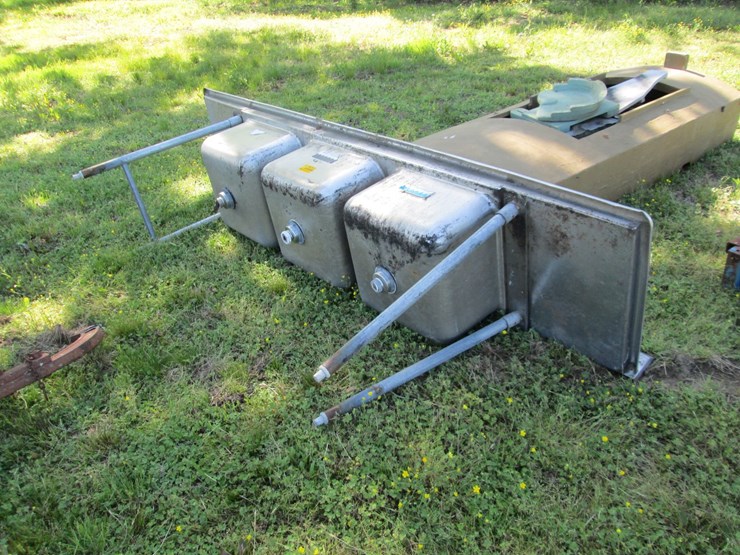 #36717-•-triple-compartment-stainless-steel-sink-image-1