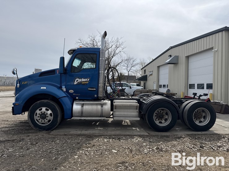 2016-kenworth-t880-image-8