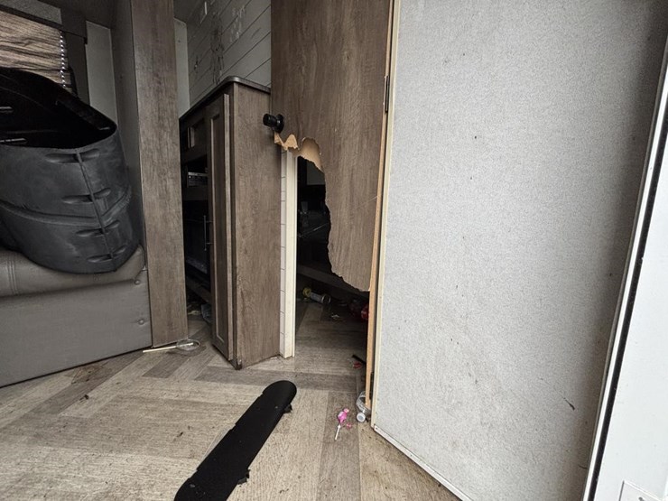 2020-wildwood-wdt282qbxl-ca-travel-trailer-image-26