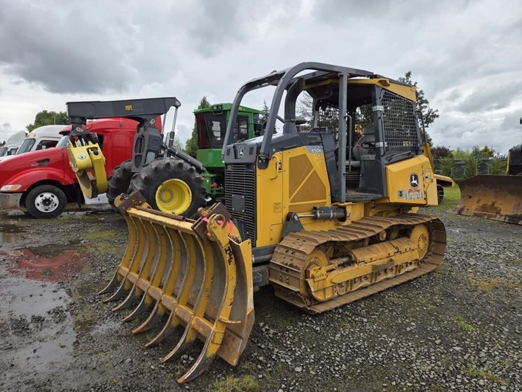 2016-deere-650k-image-1