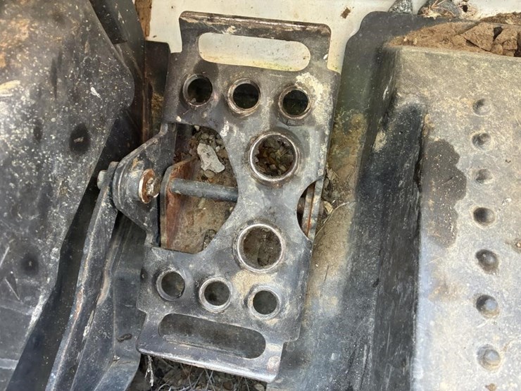 2018-bobcat-s570-image-22