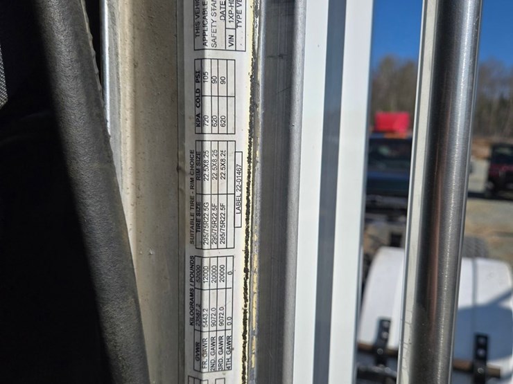 2013-peterbilt-386-image-81