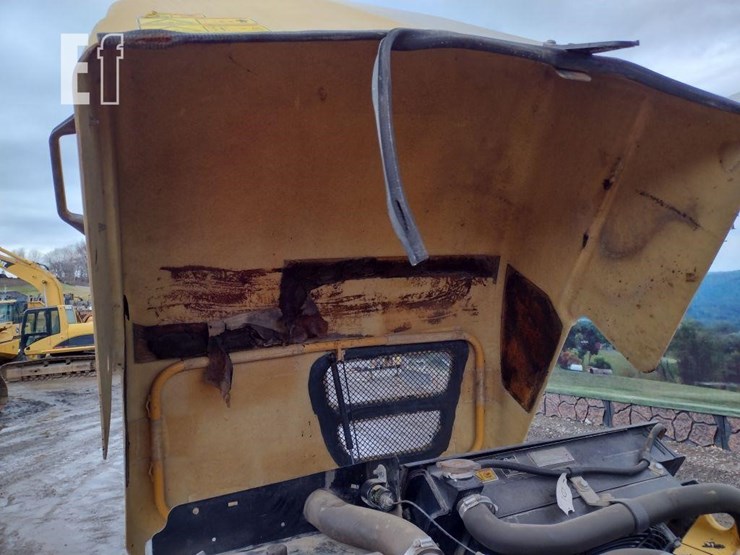 2010-caterpillar-cb34xw-image-23