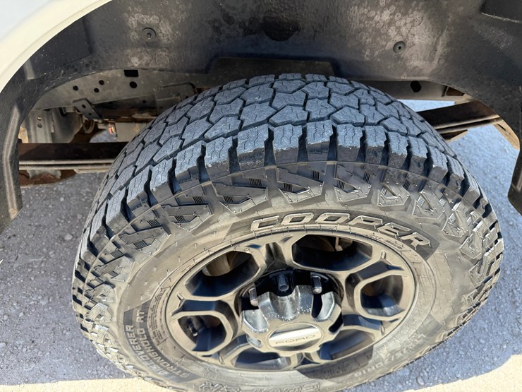 2023-ford-f250-image-12