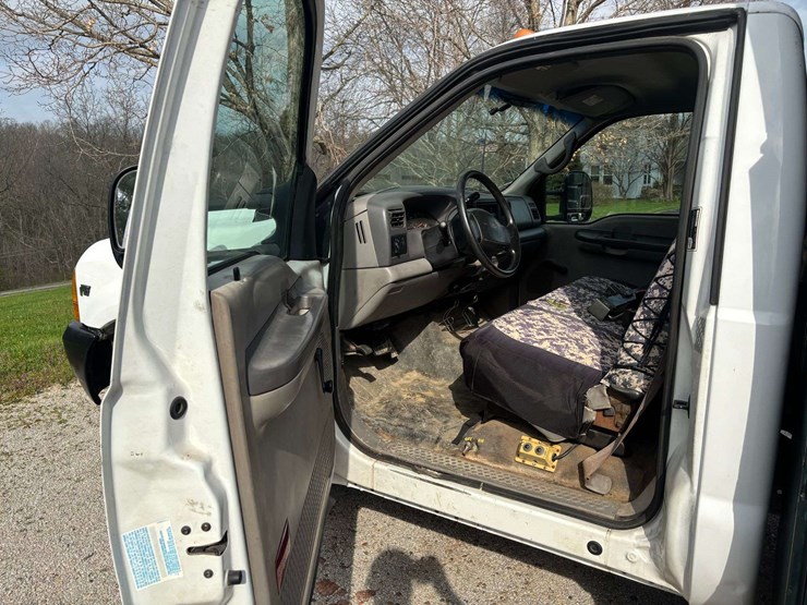 2001-ford-f550-image-22