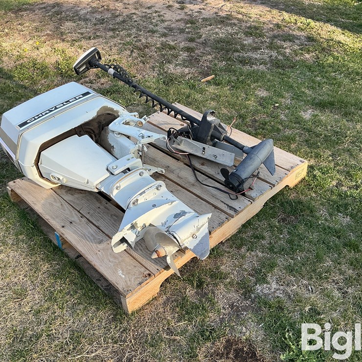 Chrysler 55 Boat Motor