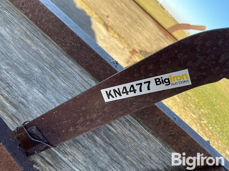 antique-ground-driven-manure-spreader-image-10