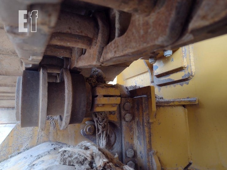 2013-deere-700k-lgp-image-17