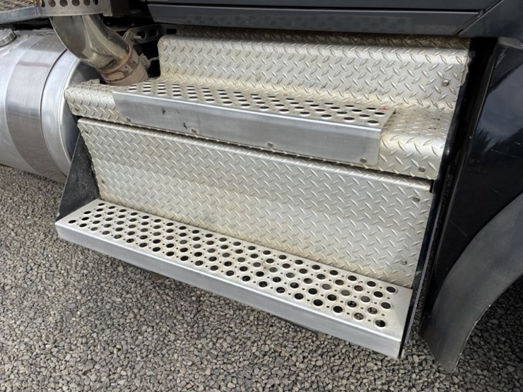 2019-kenworth-t880-image-29