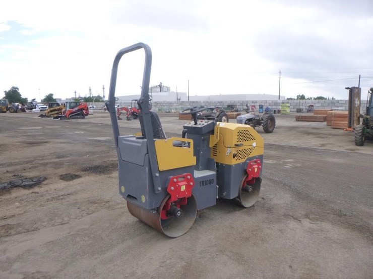 2024-sdlool-tr1000-tandem-vibratory-roller-image-3