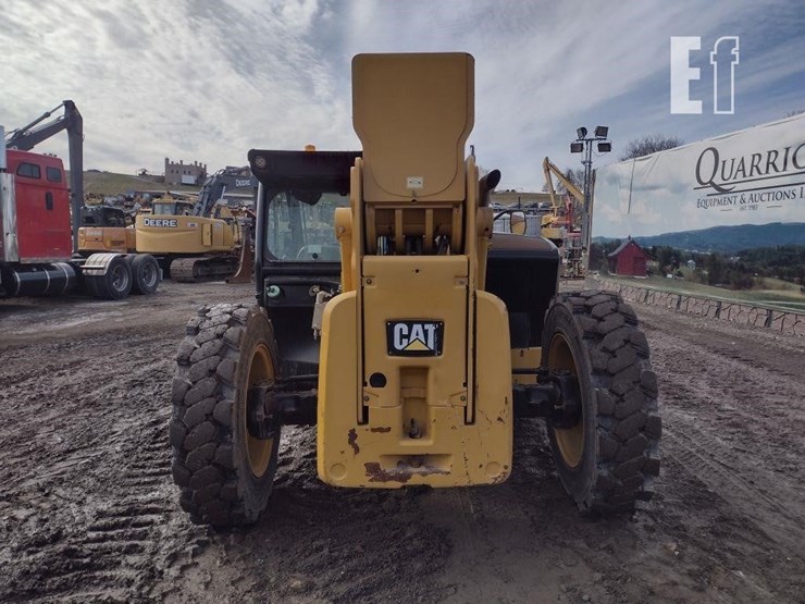 2019-caterpillar-tl1055d-image-4
