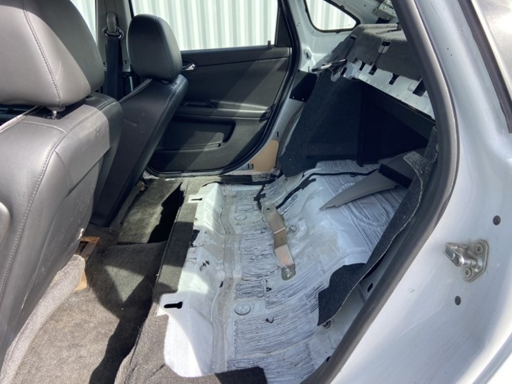 2011-chevrolet-impala-sedan-image-23