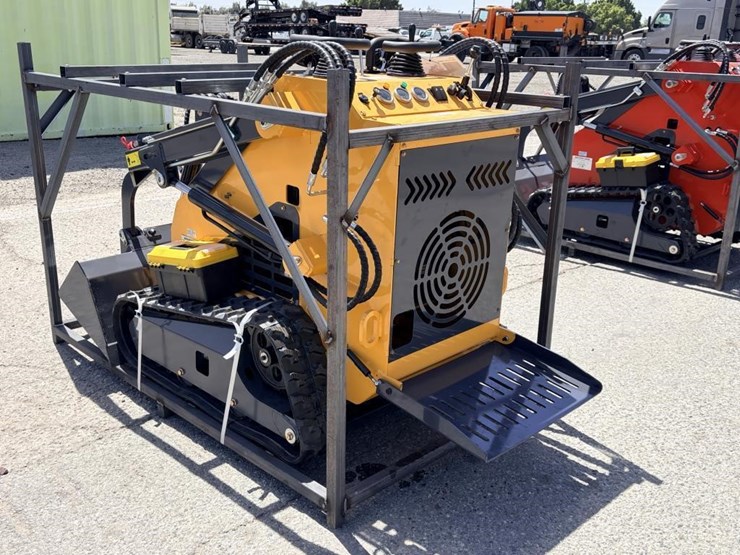 2026-zjg-zj-380-skid-steer-loader-image-4