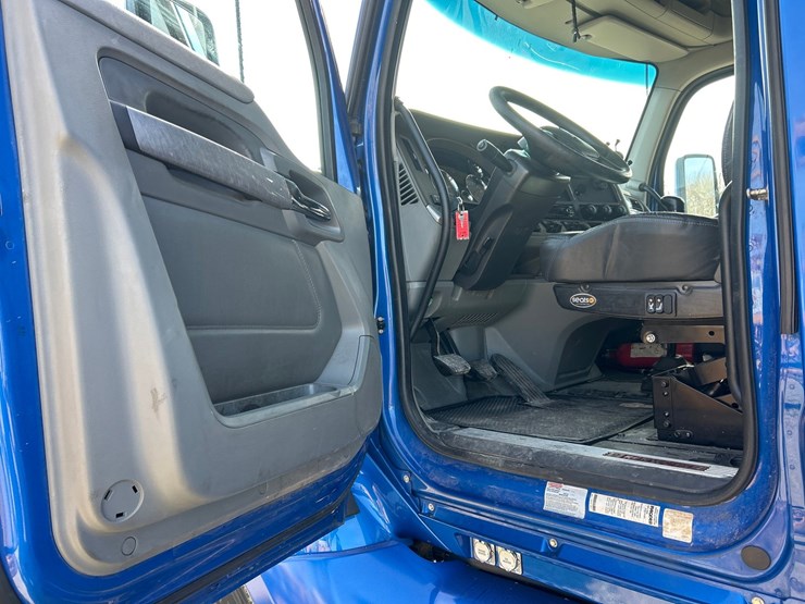 2018-kenworth-t680-image-61