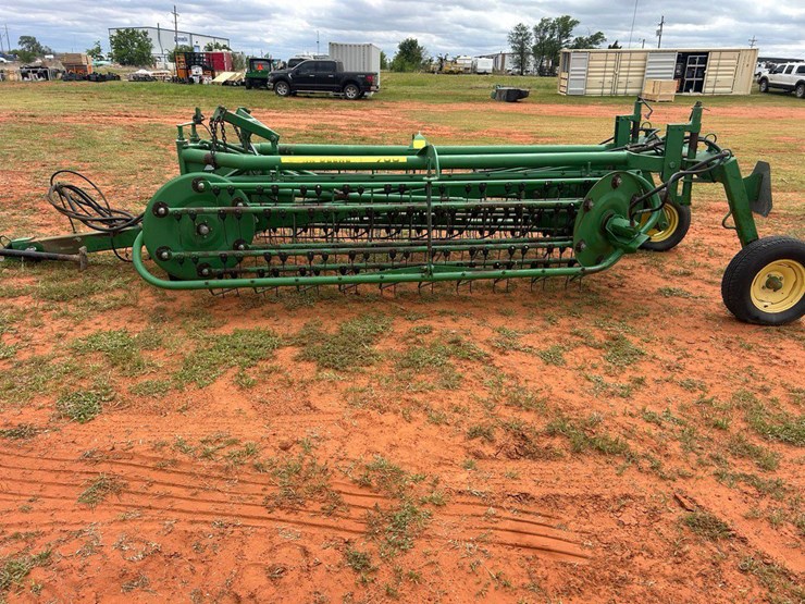 john-deere-700-image-8