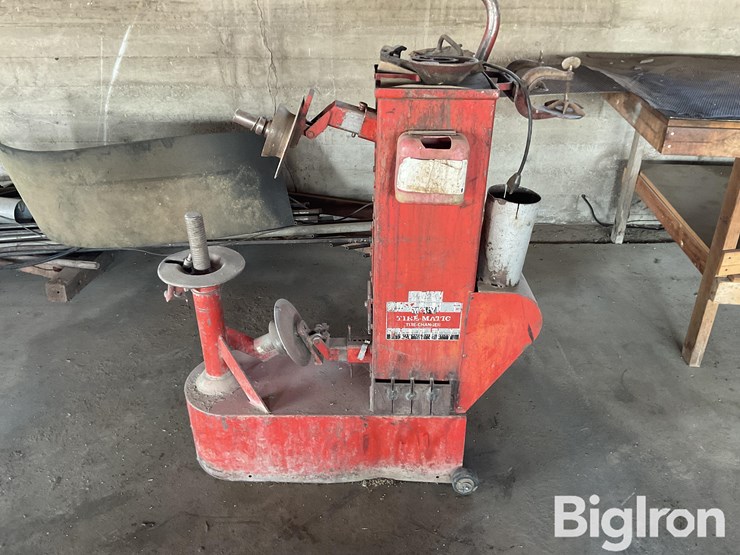 may-m62-b-tire-matic-tire-changer-image-8