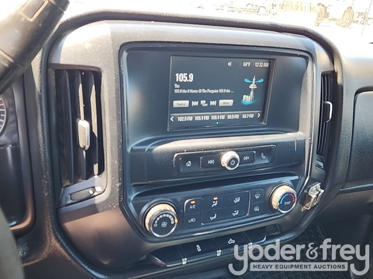 2017-chevrolet-silverado-2500hd-image-27