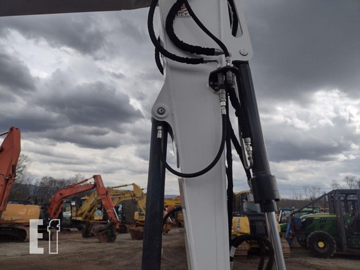 2020-bobcat-e85-image-28