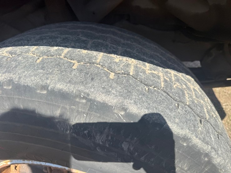 #1119-•-1990-international-navistar-paystar-5000-26'-flat-bed-truck-image-95