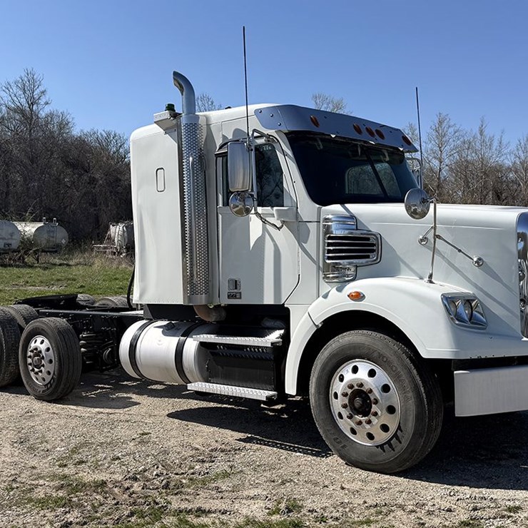 2020 FREIGHTLINER 122SD