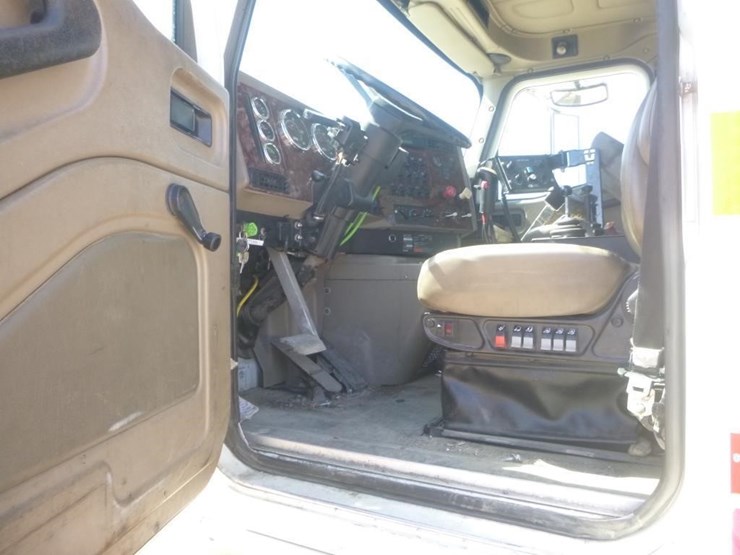 2008-international-paystar-5500i-t/a-roll-off-truc-image-9