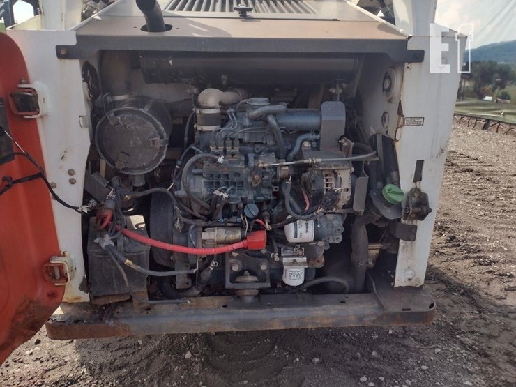 2012-bobcat-s650-image-24