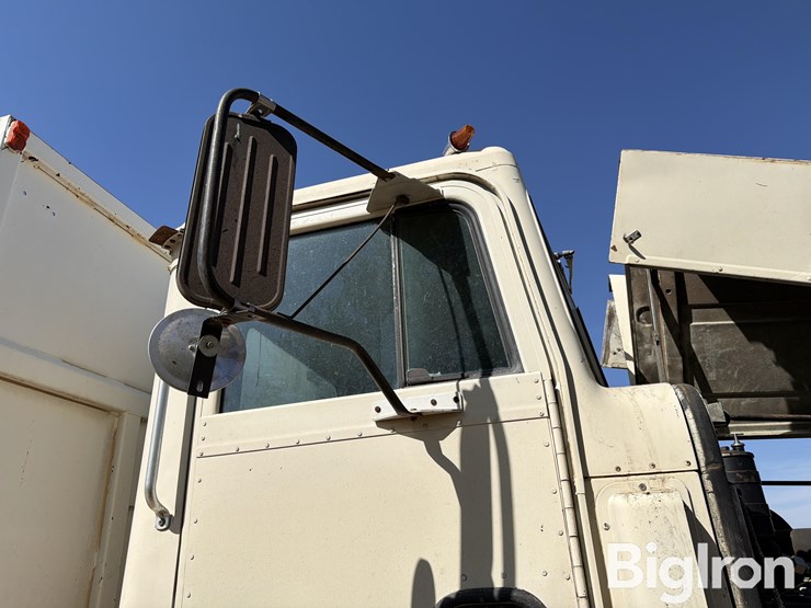 1974-international-paystar-5000-image-12