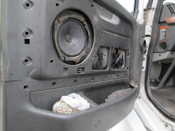 #46184-•-2008-volvo-t/a-sleeper-truck-tractor-4v4nc9gh08n482694-image-34