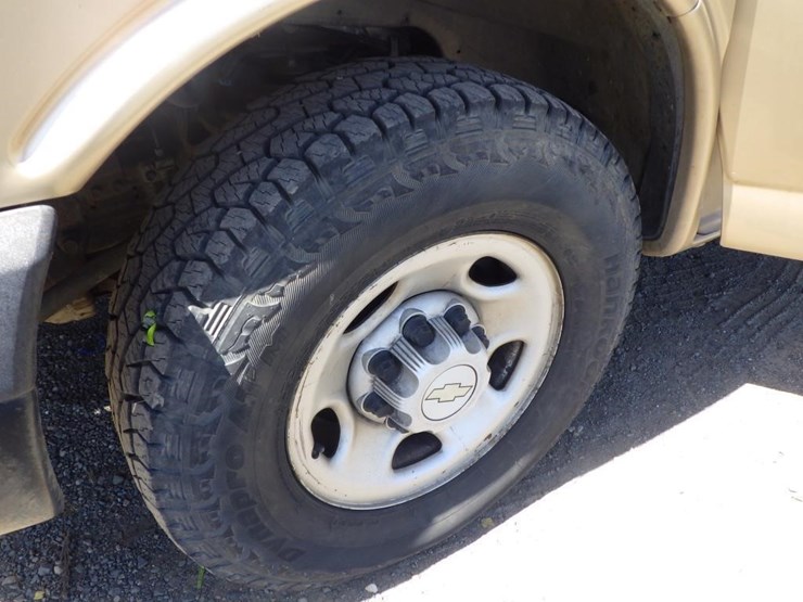 2006-chevrolet-express-3500-image-13