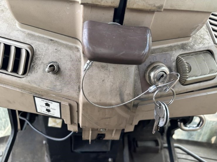 2001-john-deere-6410-image-42